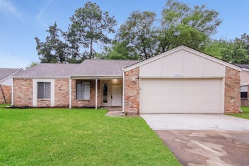 5935 Bihia Forest Dr Houston, TX 77088
